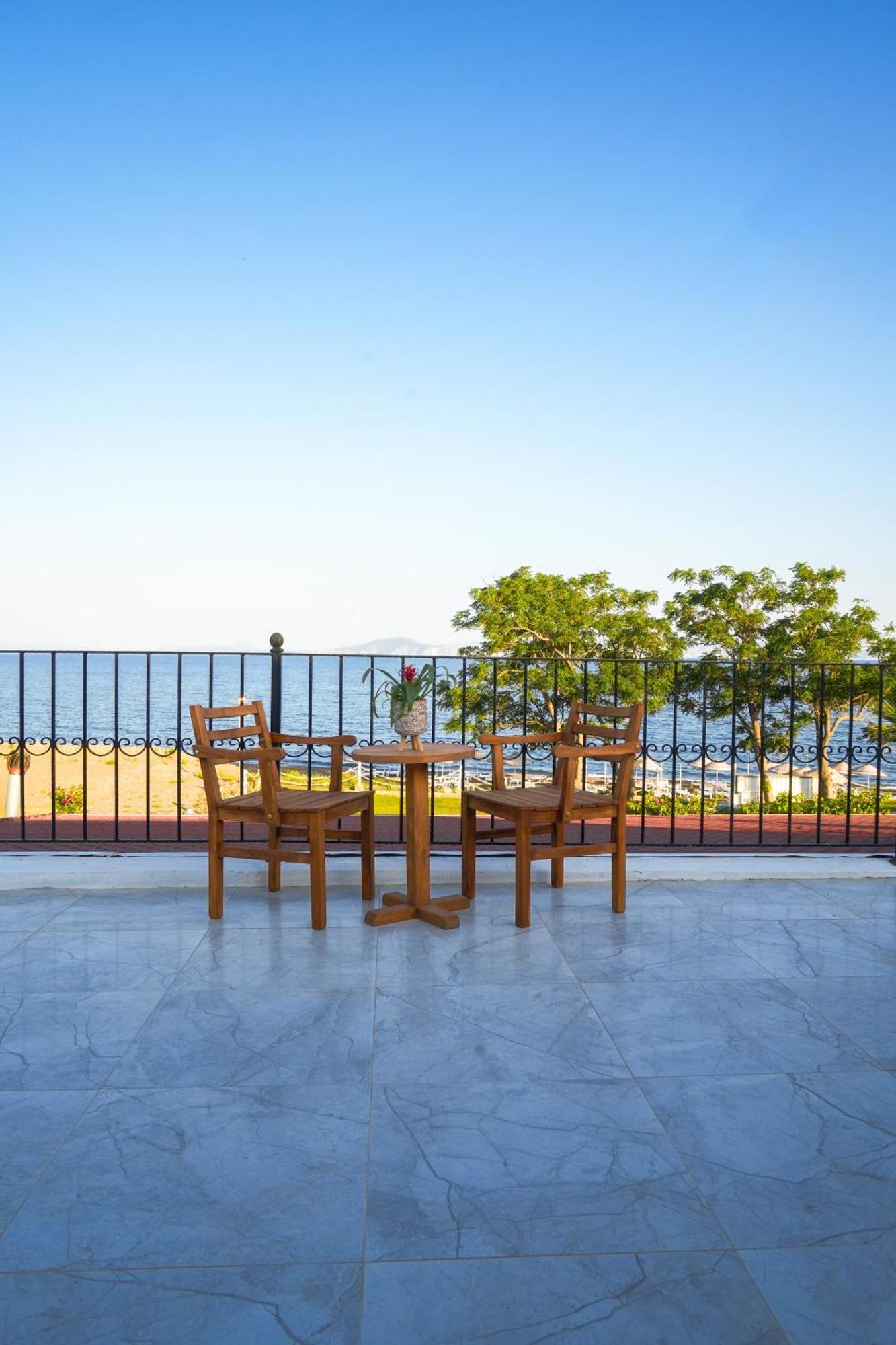 Feri Surf Club Hotel Datca Exterior photo