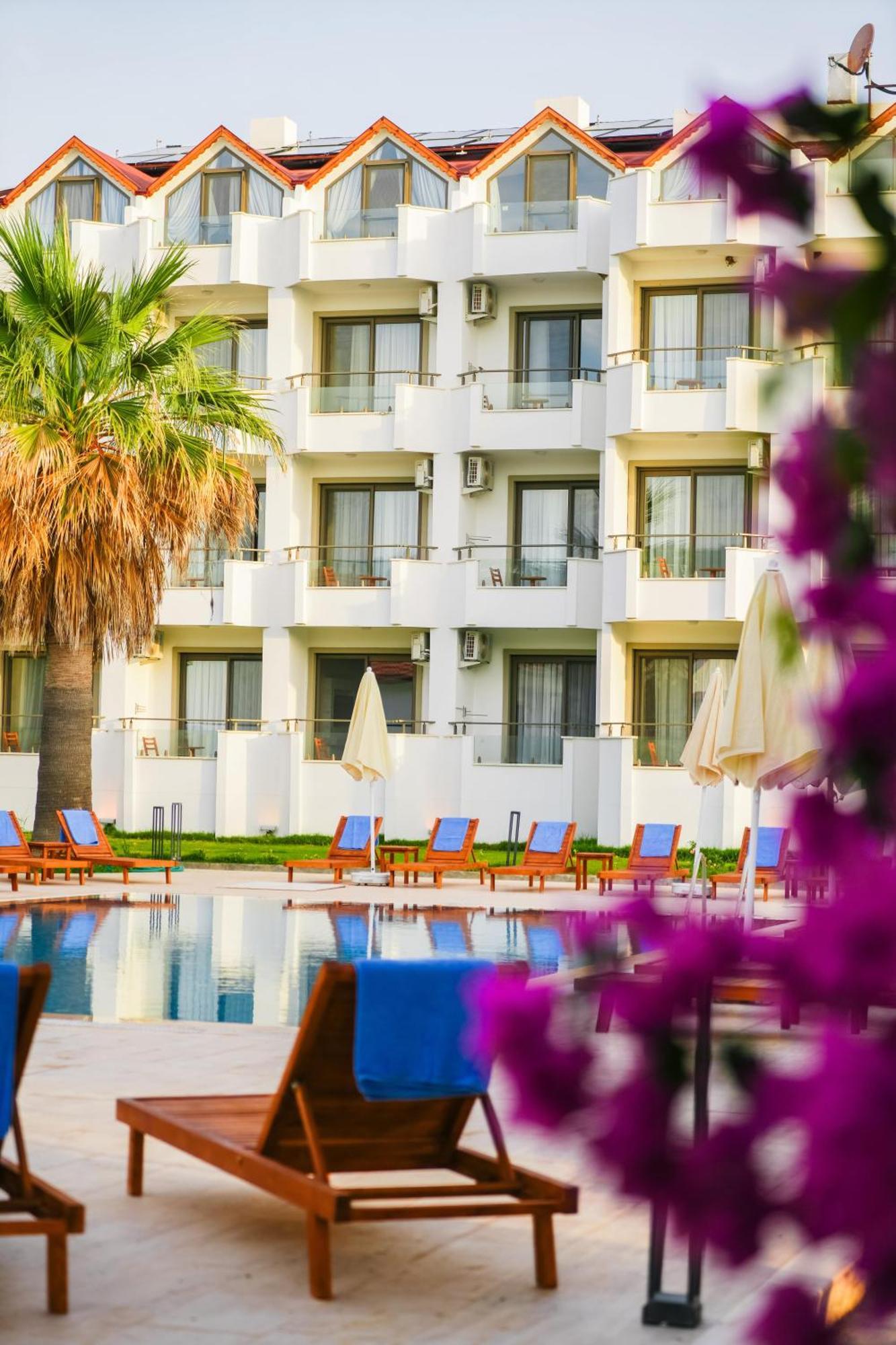 Feri Surf Club Hotel Datca Exterior photo