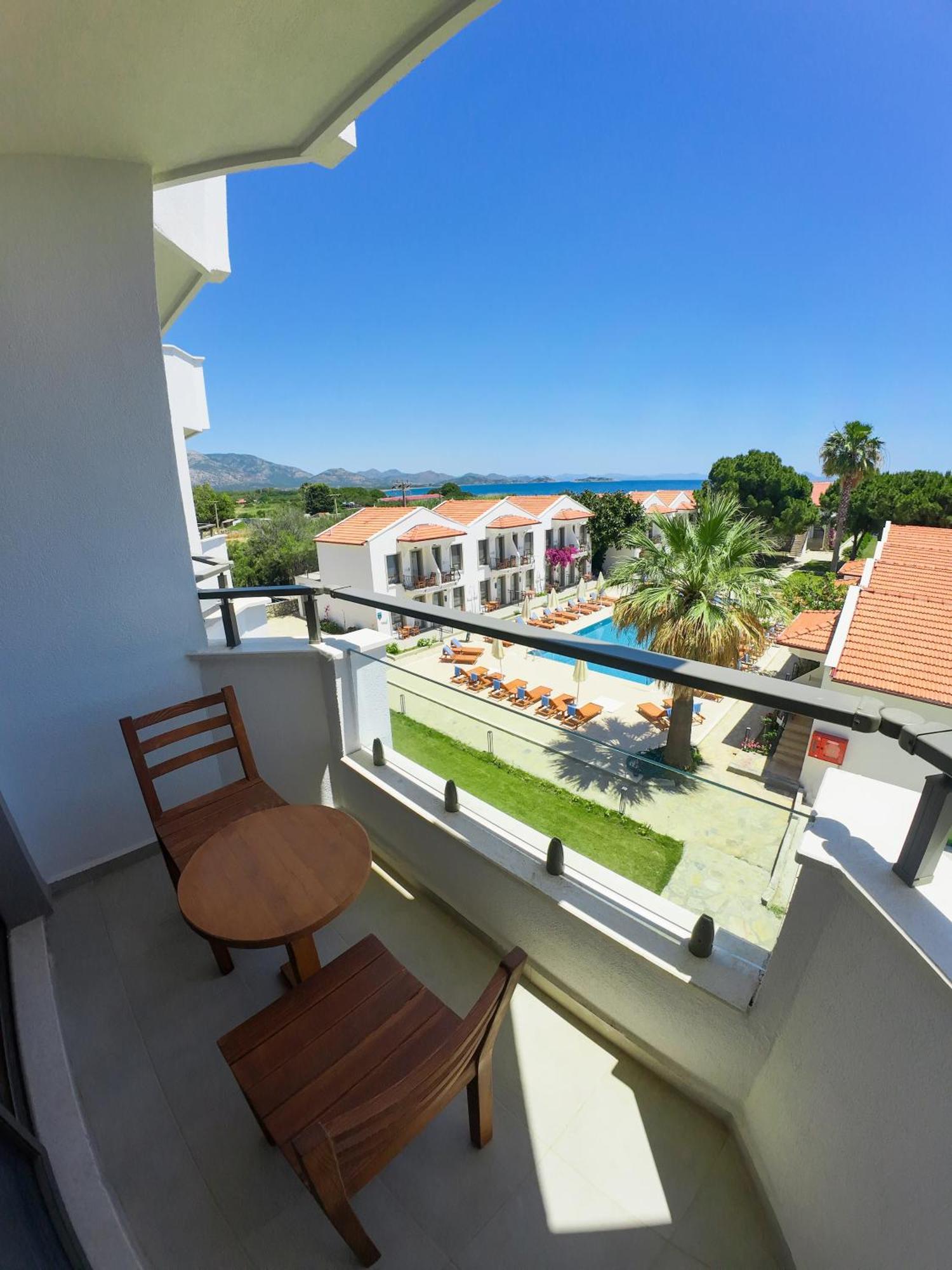 Feri Surf Club Hotel Datca Exterior photo